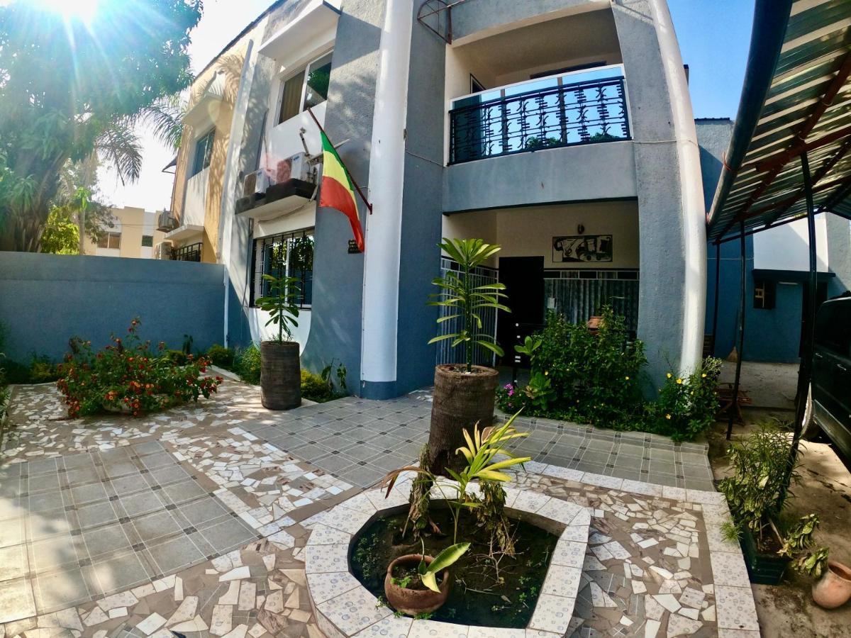 Ker Adja Apartamento Ziguinchor Exterior foto