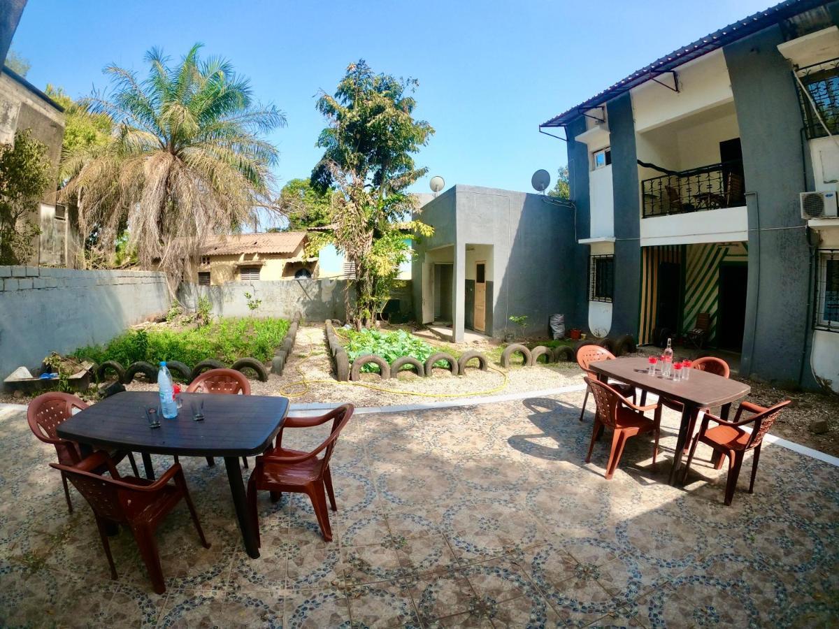 Ker Adja Apartamento Ziguinchor Exterior foto