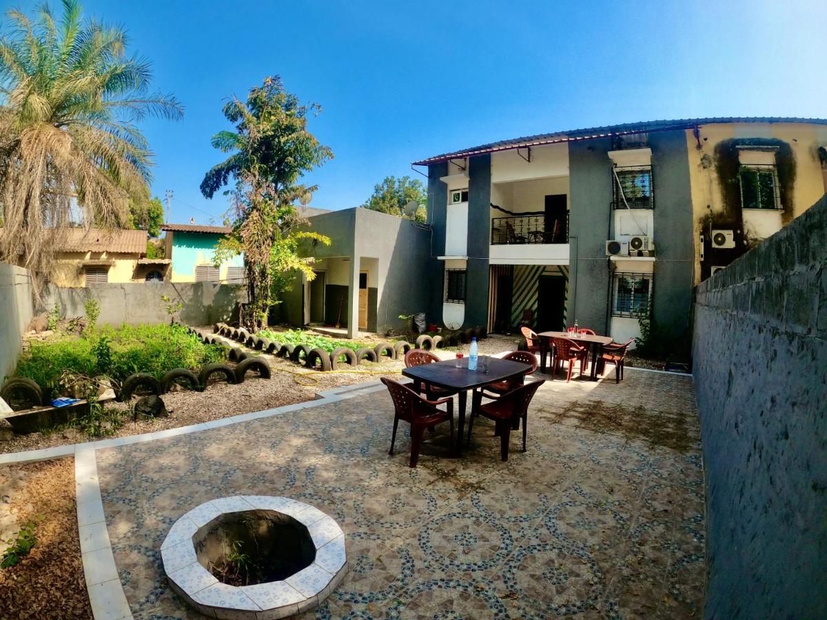 Ker Adja Apartamento Ziguinchor Exterior foto