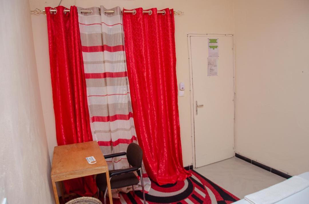 Ker Adja Apartamento Ziguinchor Exterior foto